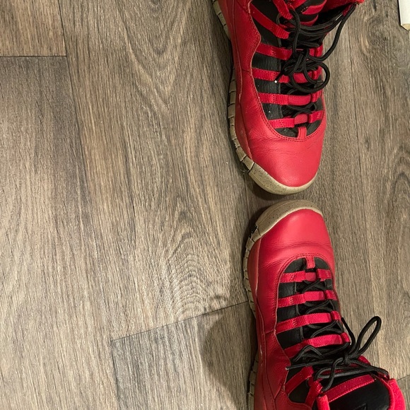 Air Jordans - Picture 4 of 4